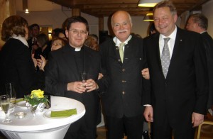 Die Veranstalter und der Referent des Berger ökumenischen Neujahrsempfangs, Pfarrer Johannes Habdank, MdB Dr. Peter Gauweiler und Pfarrer Piotr Wandachowicz (v.r.) 